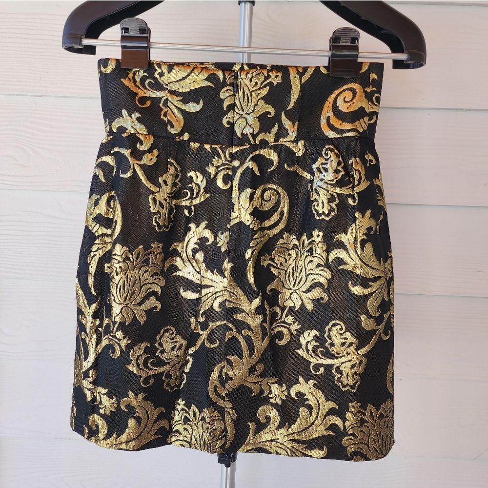 Black and Gold Metallic skirt Sz 2 By  ABS Allen Schwartz